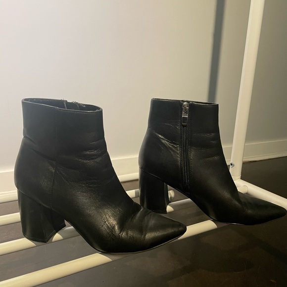 STEVE MADDEN Heeled Black Ankle Boots - Picture 6 of 6